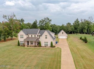 12802 Pebble Ridge Dr, Byhalia, MS 38611