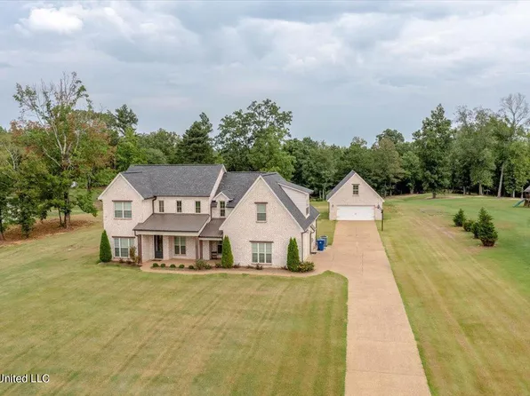 12802 Pebble Ridge Dr, Byhalia, MS 38611
