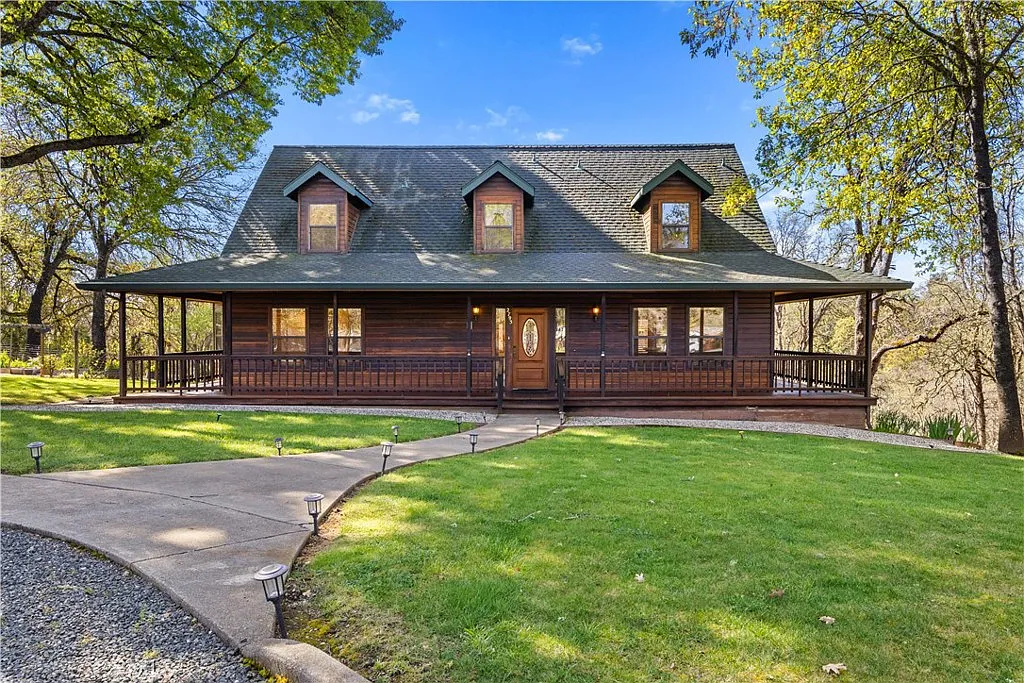 2795 Louis Ct photo 1