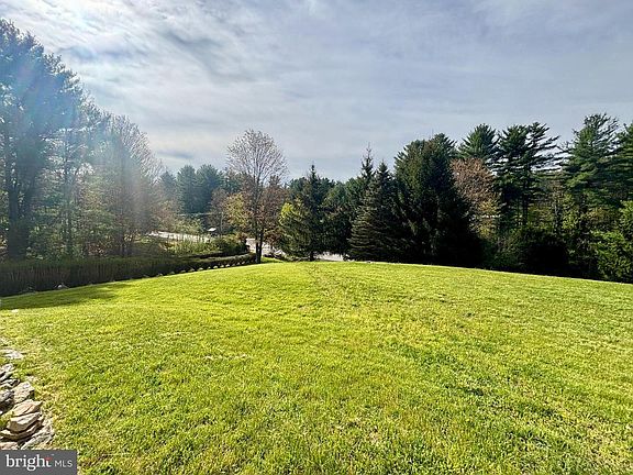 5th image of 675 Elm Rd