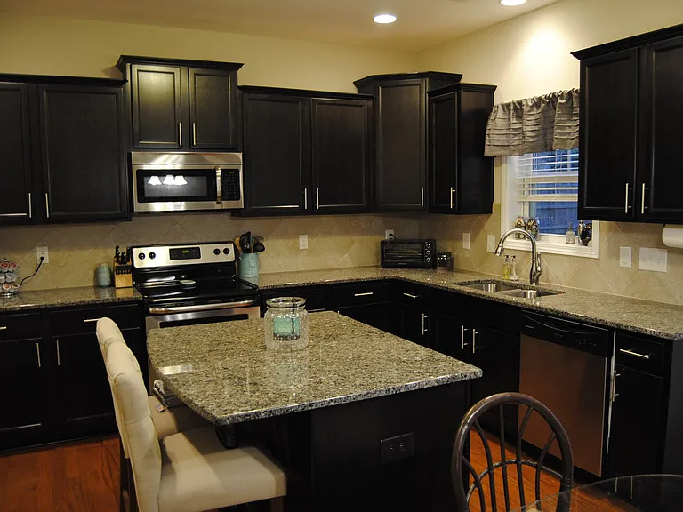 107 W Berkshire Ct — Photo 7
