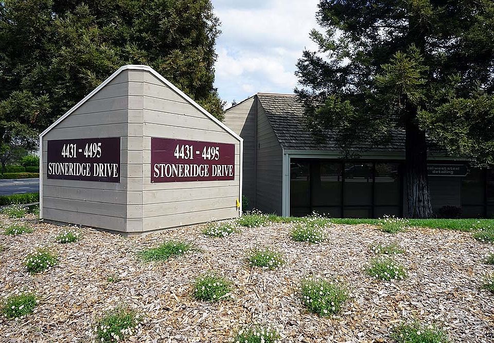 Stoneridge Dr & Santa Rita Rod