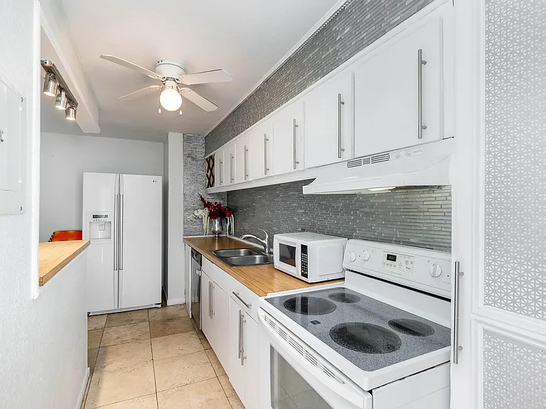 302 Lincoln Ave #10 — Photo 30
