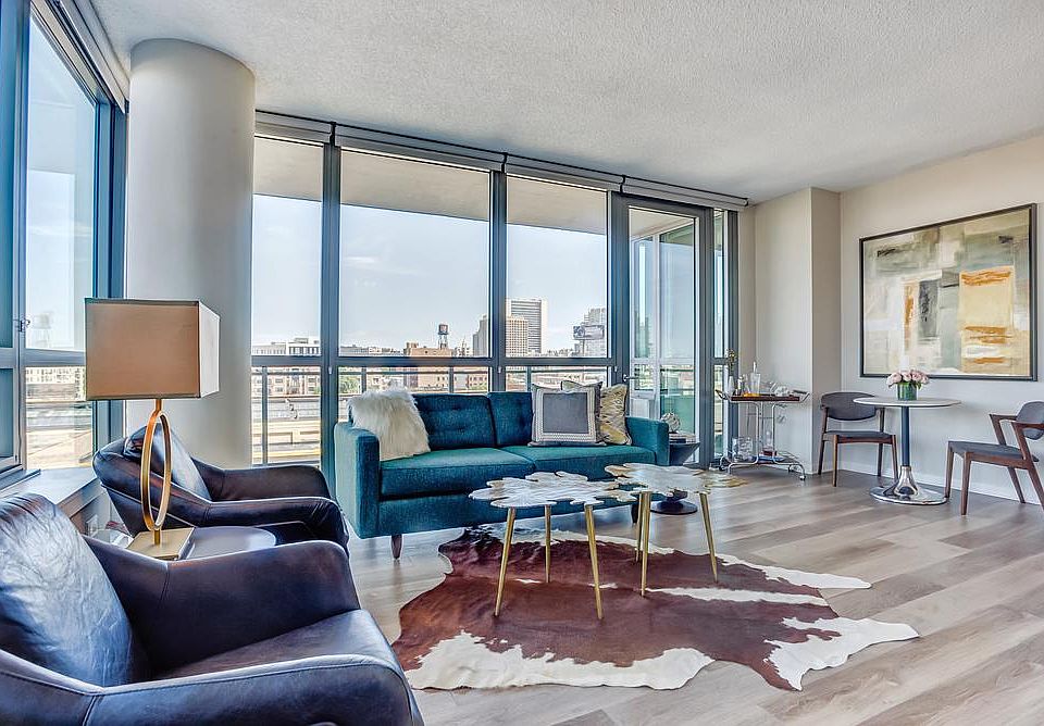 1st image of 657 W Fulton St #806