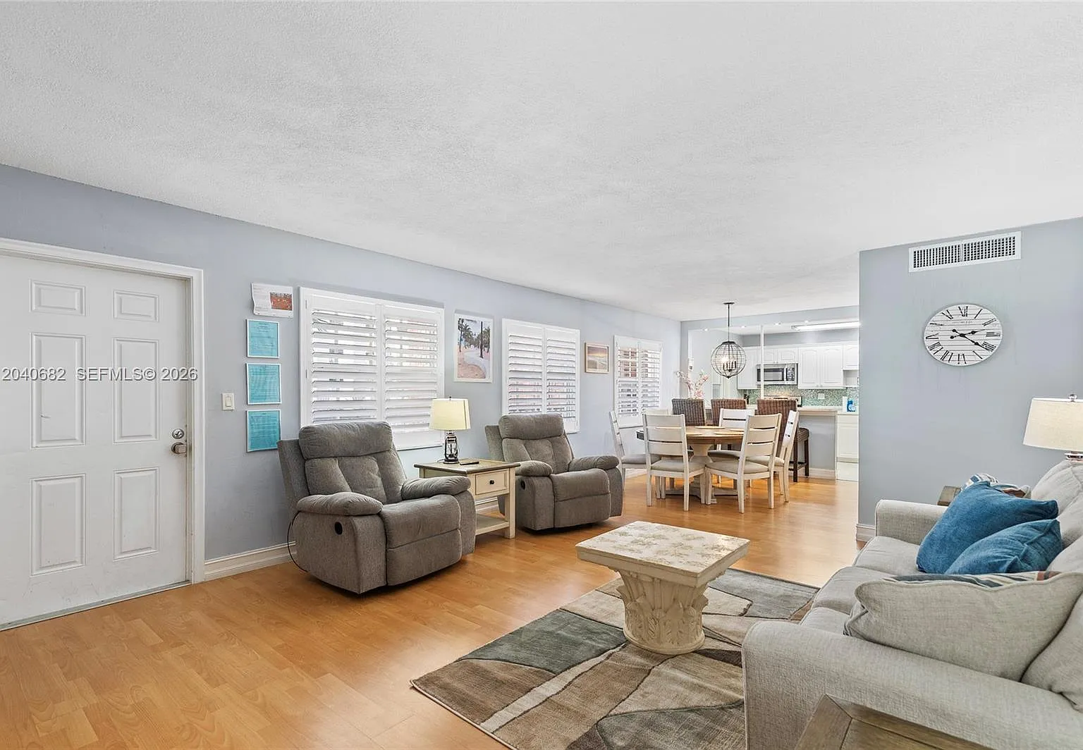 Colonial Manor West Apart — Photo 2