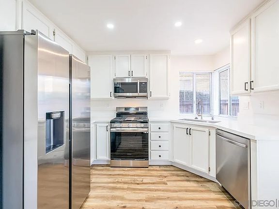 4th image of 28169 Orangegrove Ave