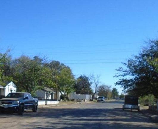 Exterior Neighborhood (street photo)