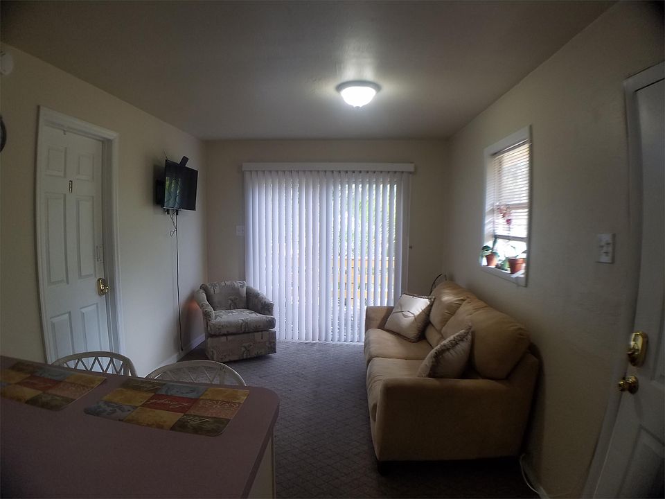 2nd image of 549 San Bernardino St Unit U