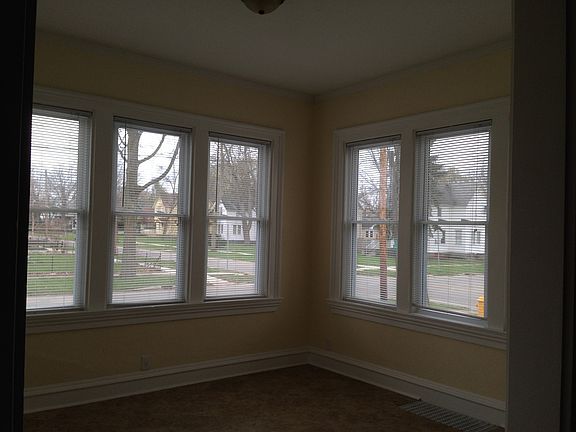 3rd image of 530 Laurel St