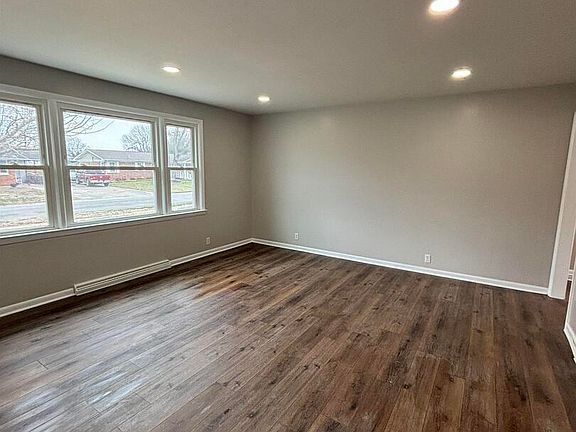 4th image of 213 Dorris Dr