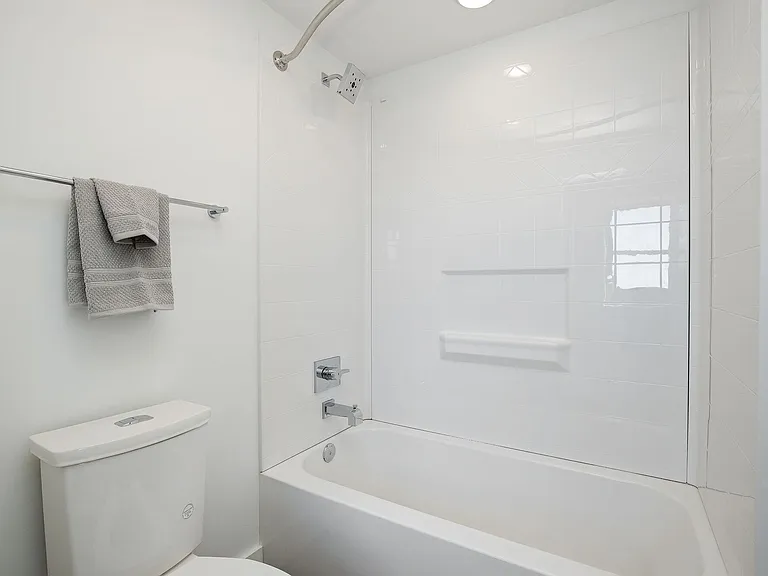 The Netherland Apartments — Photo 10