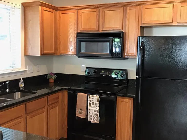 330 Hiawassee Dr — Photo 4