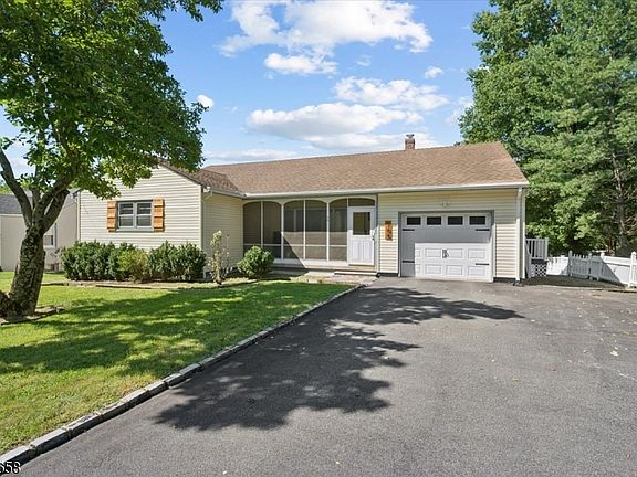 2nd image of 105 Parsippany Rd