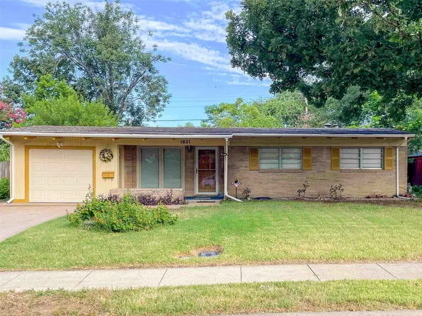 1821 Salem St, Irving, TX 75061