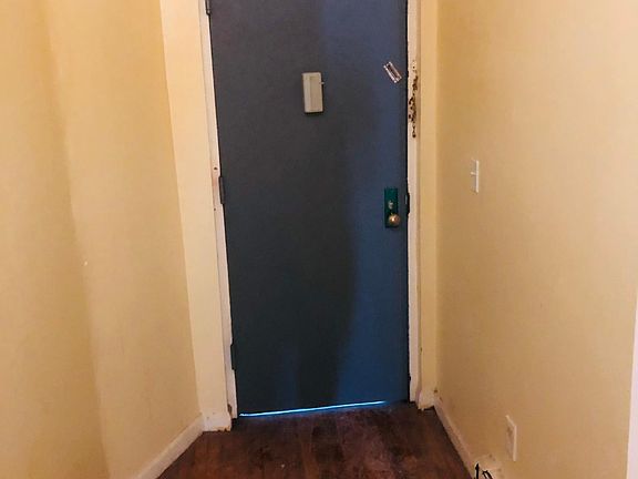 4th image of 106 Locust Hill Ave APT 2J