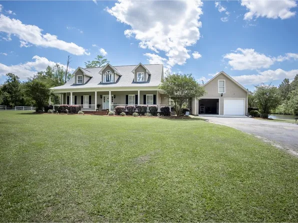 103 Meadowlark Ln, Fitzgerald, GA 31750