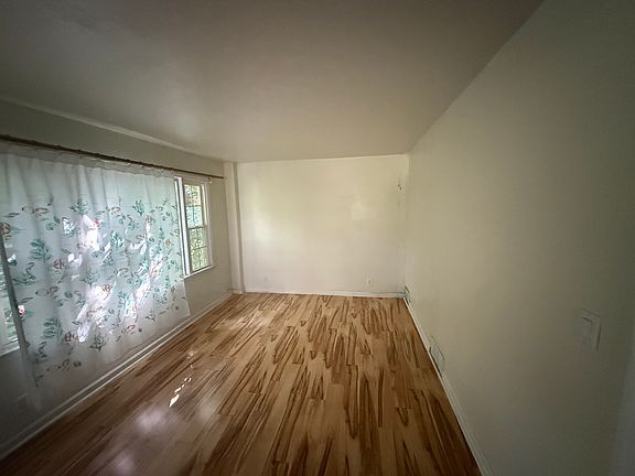 4th image of 509 Feura Bush Rd #1/2
