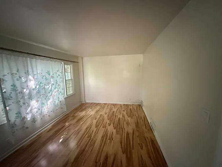 509 Feura Bush Rd #1/2 — Photo 4