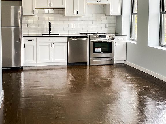 3rd image of 596 Edgecombe Ave #2H