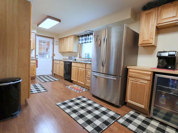 606 E Girard Rd, Quincy, MI 49082