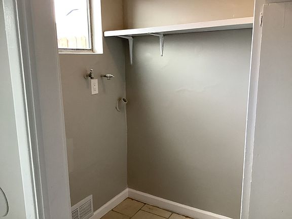 3rd image of 4008 Live Oak St #B