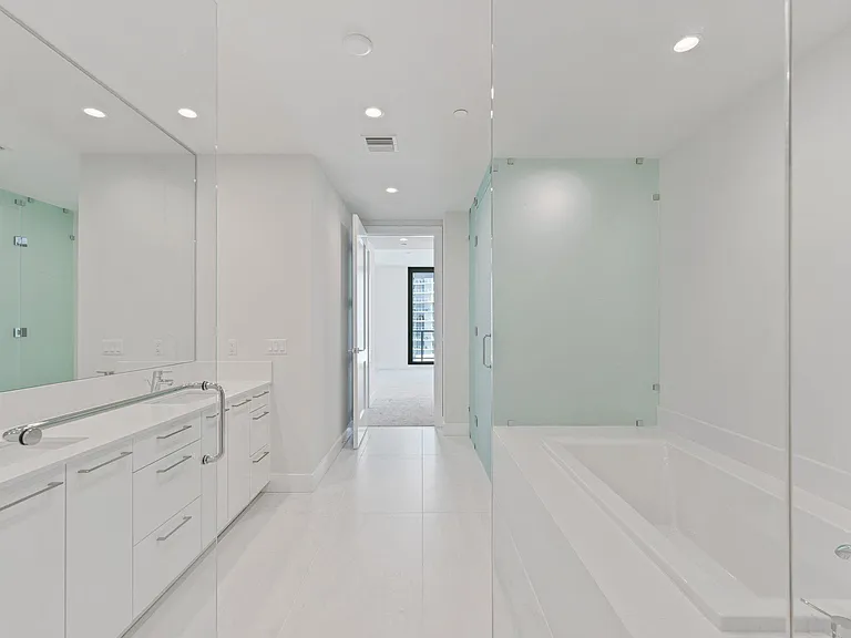 301 1st St S #1704 — Photo 22