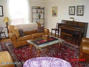 Living Room 2 (Small)