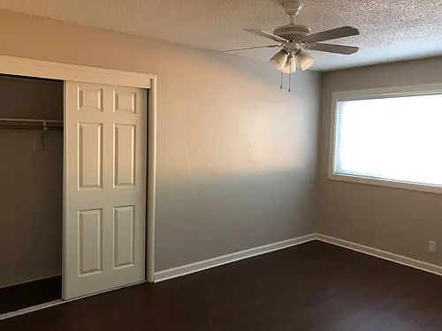 4th image of 206 4th St APT 1