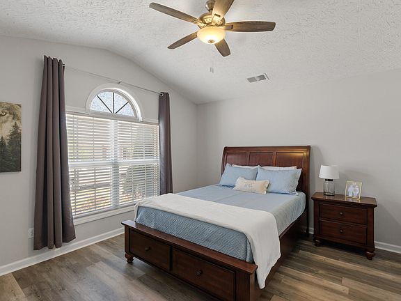 4th image of 2620 Rockaway Pl