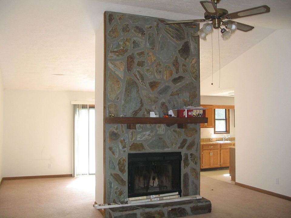 2nd image of 213 Colony Springs Dr