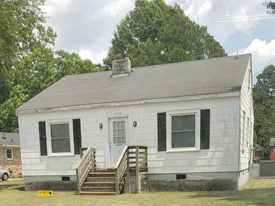 1st image of 2529 Railroad St