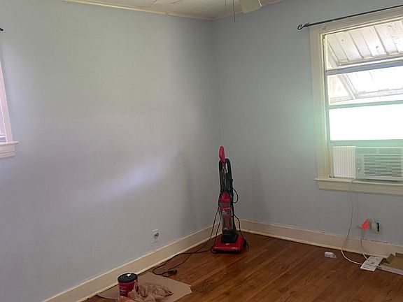 2nd image of 422 Thayer St #1