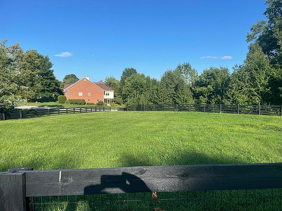 5th image of 564 Cardwell Ln