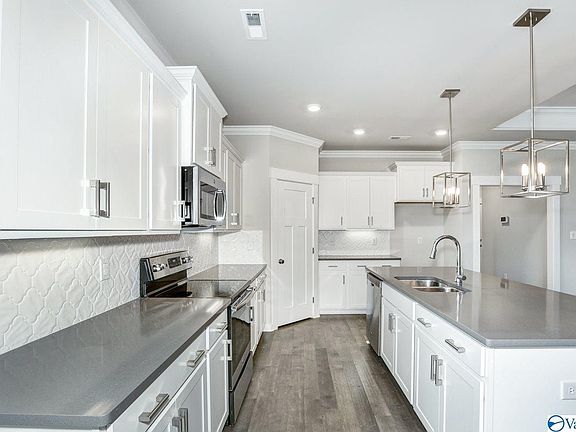 4th image of 2502 Celia Ct SW