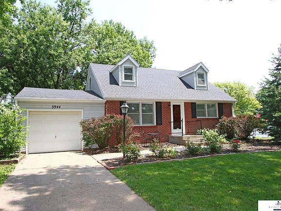 2nd image of 3944 Woods Blvd
