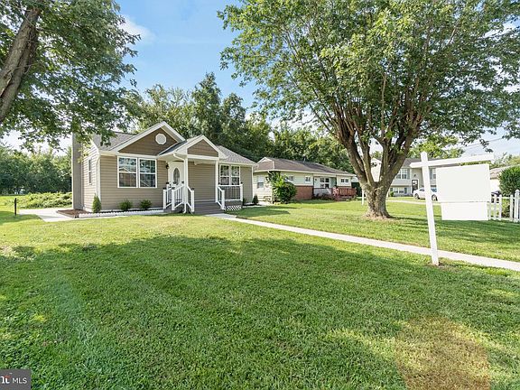 3rd image of 2713 Delk Ct