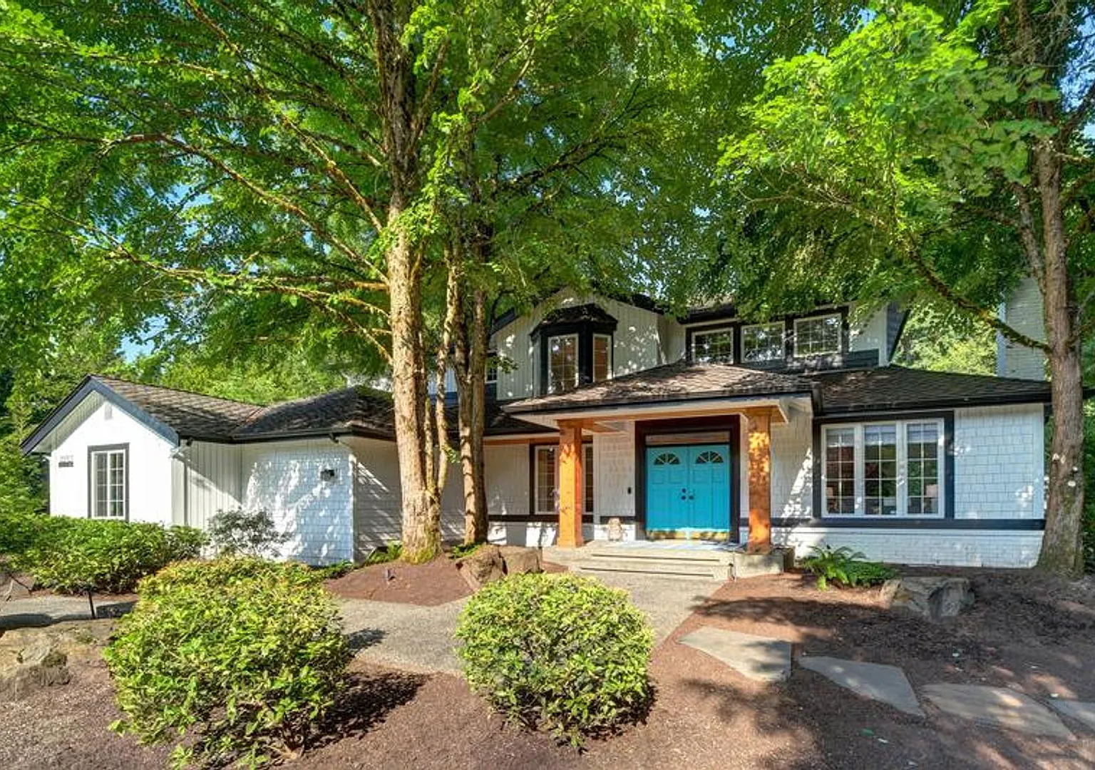 4Bd/2.25Ba Woodinville Home — Photo 1