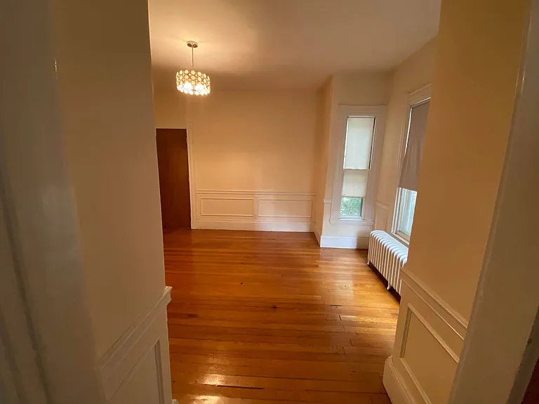 381 Harvard St — Photo 9