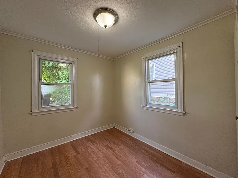 84 Mill Street - Red Pod — Photo 7