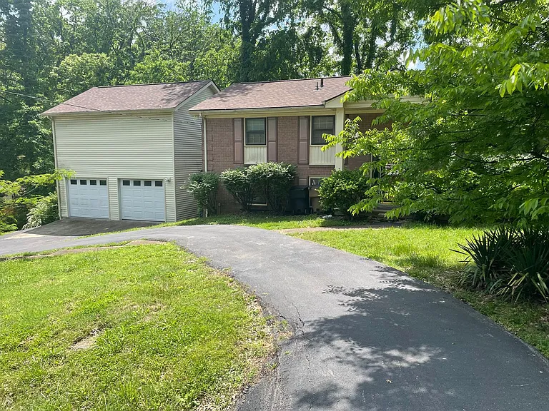 309 Melvin Jones Dr — Photo 2