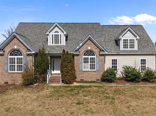 403 Western Wayne Dr, Pikeville, NC 27863