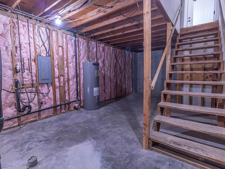 5714 N Maple Ct — Photo 17