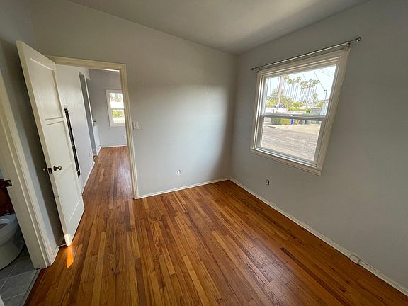 3rd image of 4772 62nd St