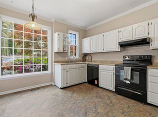 902 Albany Ct, Raleigh, NC 27615
