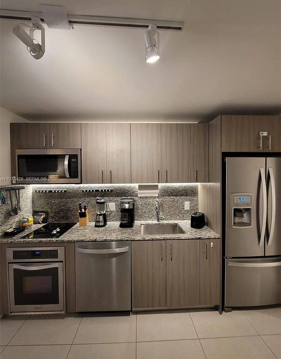 5350 Park Condo — Photo 3
