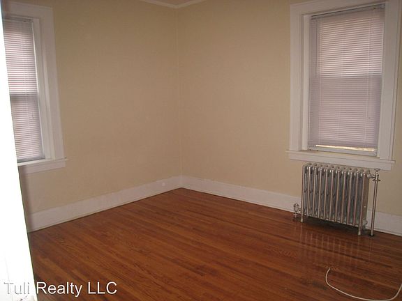 4th image of 317 Fairmount Ave APT 01