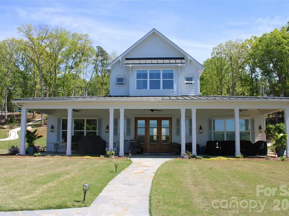 8838 Lynn Parker Ln, Charlotte, NC 28278