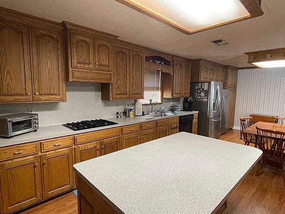 4th image of 4801 Lawndale Ave