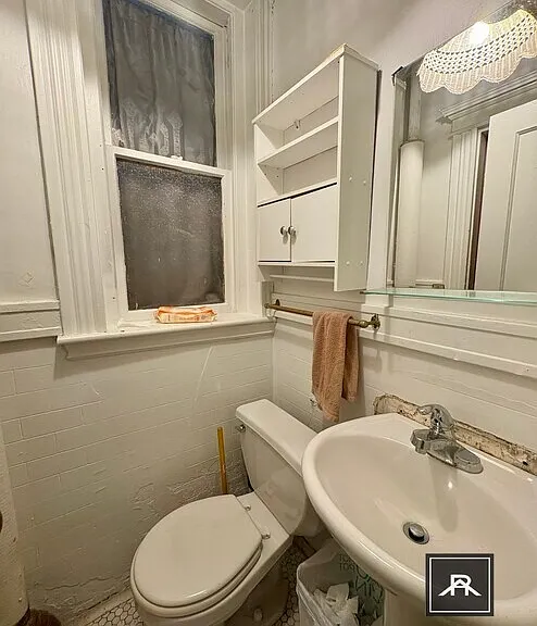 14 Euston St #1 — Photo 20