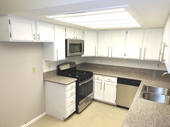4th image of 1404 Santa Margarita St